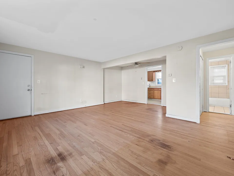 39 Charter Oak St #4