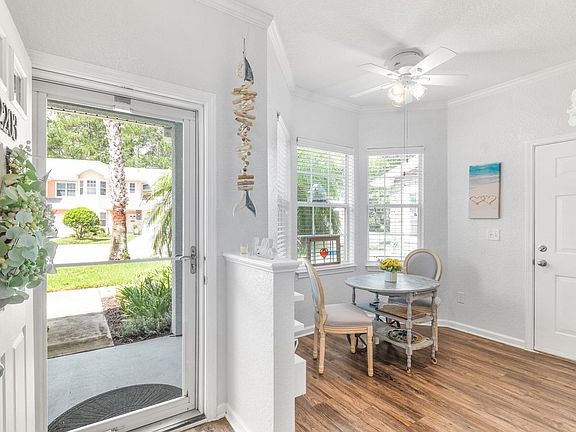 5th image of 130 Magnolia Crossing Point Unit 2203