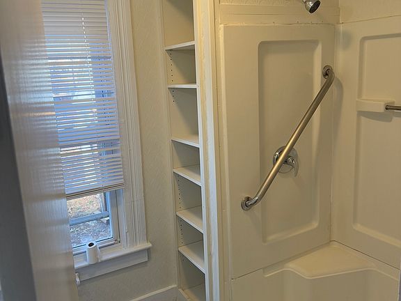 4th image of 53-55 Maple Street