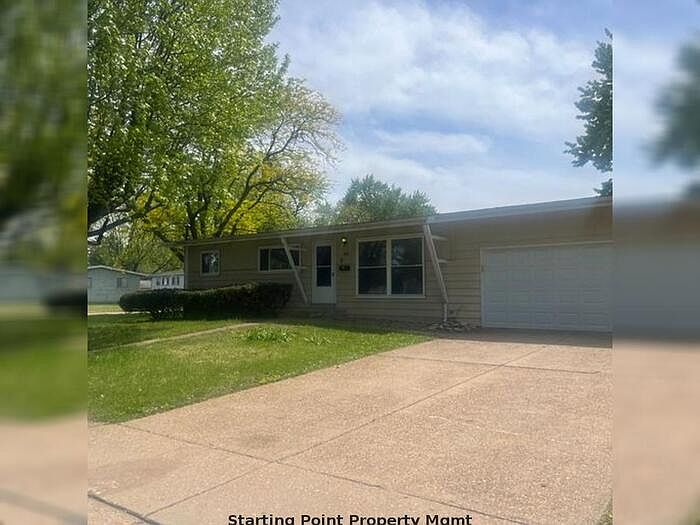 1st image of 350 Versailles Dr