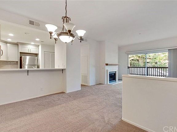 Upgraded kitchen with breakfast counter