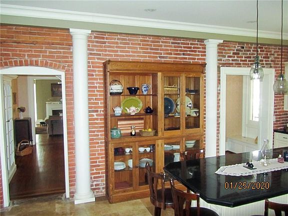 5th image of 120 E Main St