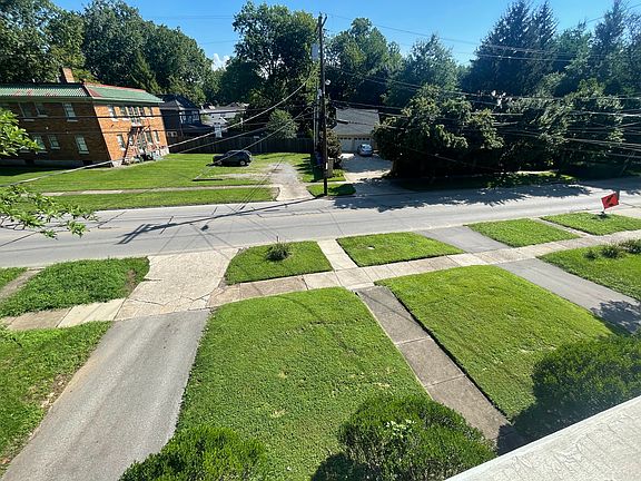 Whay a view! Great place to enjy your morning coffee or an afternoon cocktail.