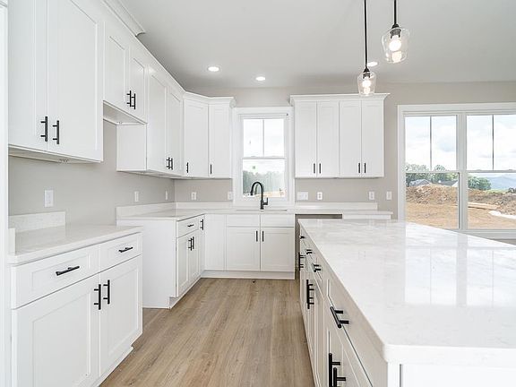 4th image of 10212 Dalmatian Dr