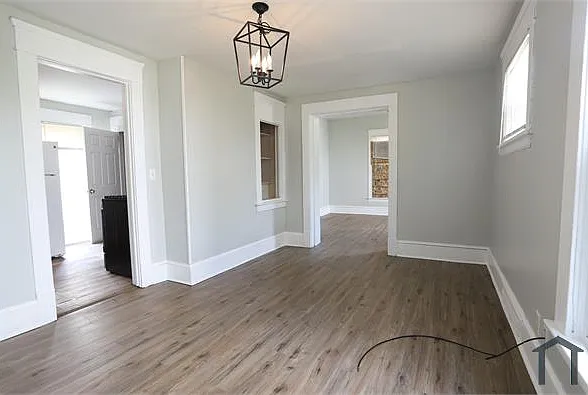 10635 Dupont Ave
