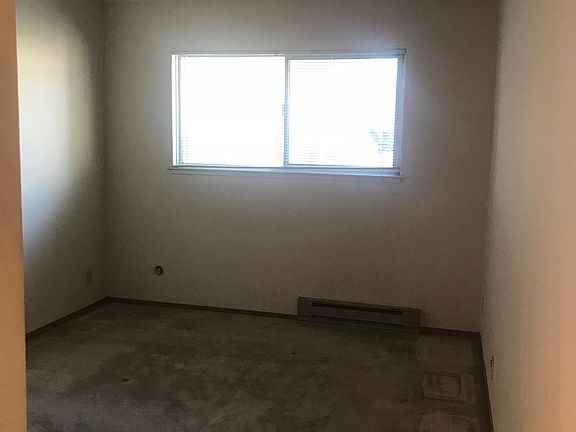 4th image of 40 Glen Eyrie Ave APT 2
