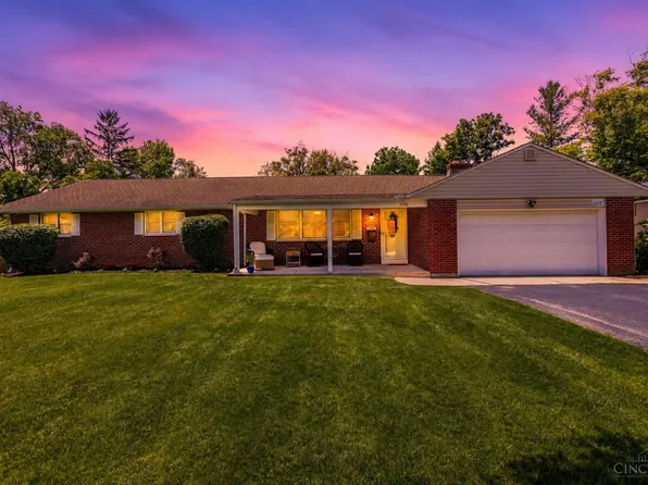 2097 Bonnie Dale Dr, Bellbrook, OH 45305
