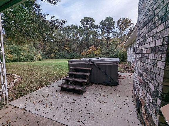 4th image of 7200 Hillcrest Dr