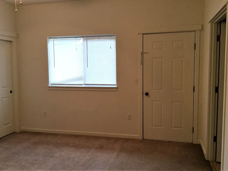 2210 Jakob Ave — Photo 21