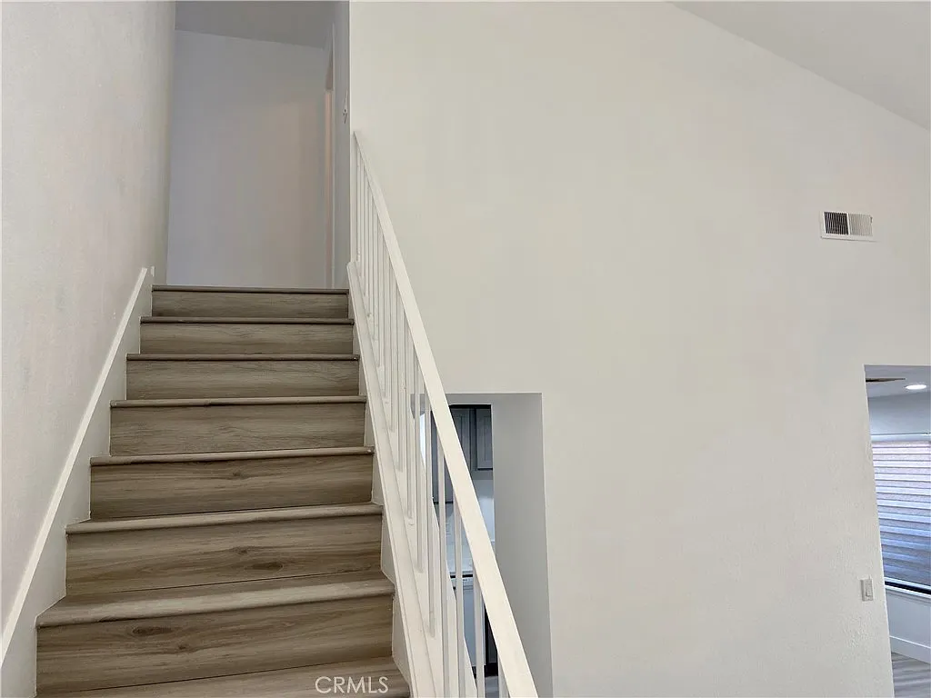 3 bed, 2.5 bath, 1034 sqft, $2,650 — Photo 4
