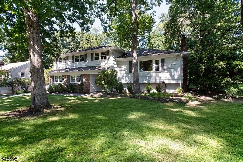 1st image of 35 Rock Road West