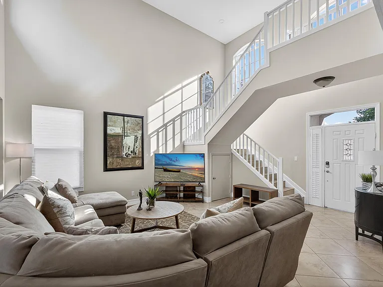 8400 Heritage Club Dr — Photo 4