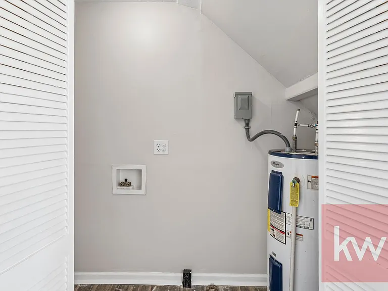 340 E Carters Valley Rd — Photo 23