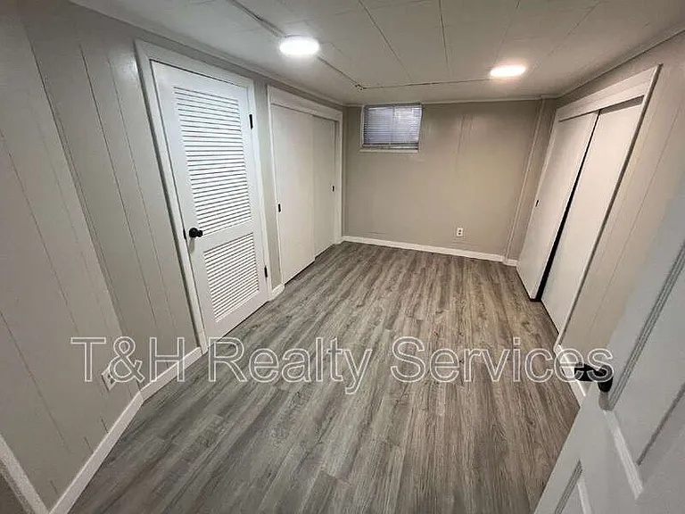 2700 W 11th St — Photo 7