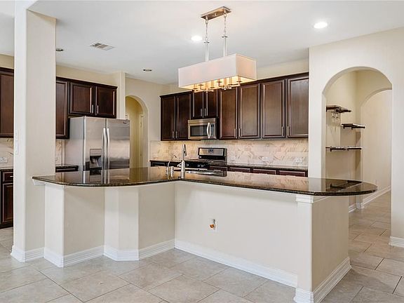 3rd image of 5207 Blue Pearl Dr
