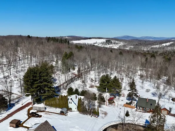 9 Grant Rd, Greenfield Park, NY 12435