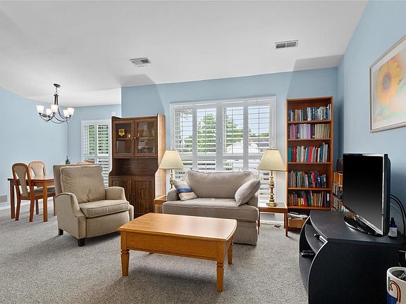 3rd image of 102 E Bodley Ave APT 101
