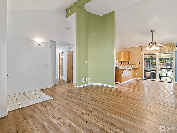 5th image of 18205 Bonney Lake Boulevard E