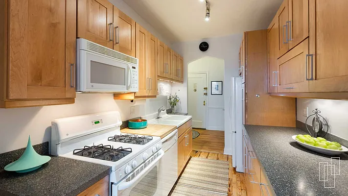Sold by Garfield Realty  | media 10