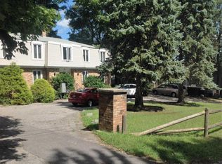 9 Shoreham Ct APT 1, Pawtucket, RI 02860