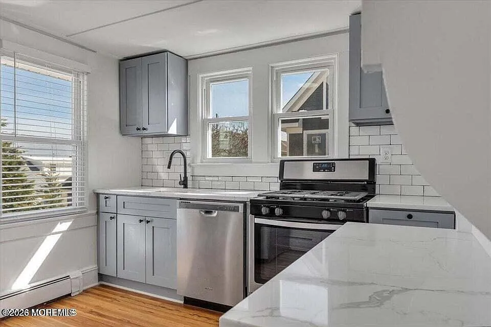 3 bed, 1440 sqft, $2,000 — Photo 2
