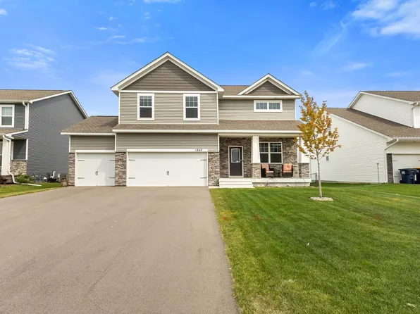 1849 August Dr, Shakopee, MN 55379