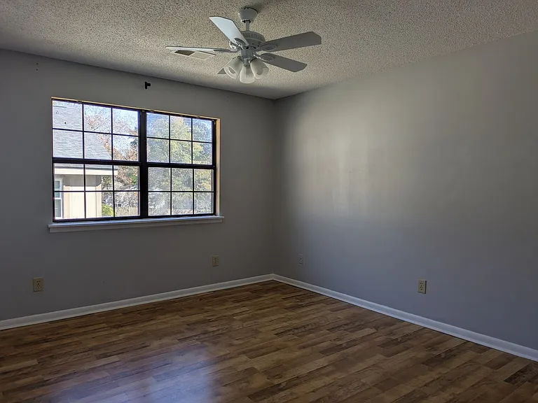 240 Tallulah Trl — Photo 13