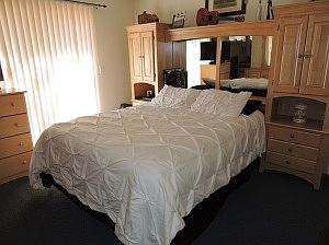 1st image of 1414 College Ct