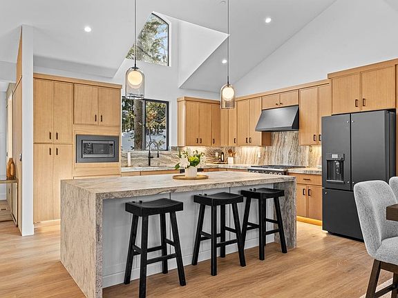 3rd image of 1174 Statford Way