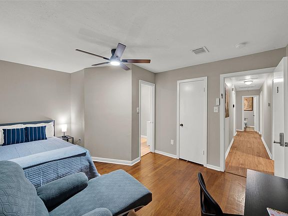4th image of 5818 Schevers St