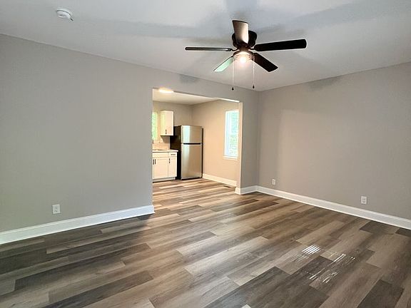 3rd image of 109 Wilson Ct