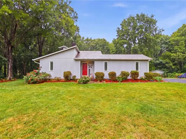7706 Moutline Ct, Greensboro, NC 27409