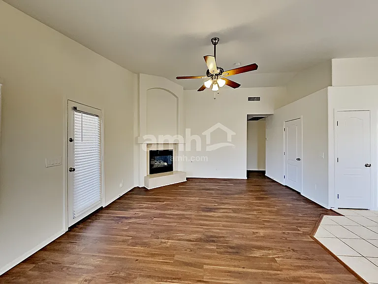 10262 W Patrick Ln — Photo 12