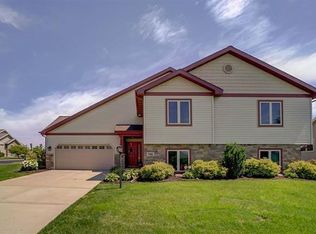 946 Jenna Dr, Verona, WI 53593