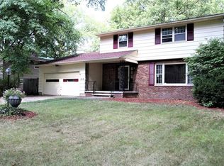 818 Red Hill Dr, Lorain, OH 44052