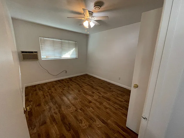 7033 Fulton Ave — Photo 7