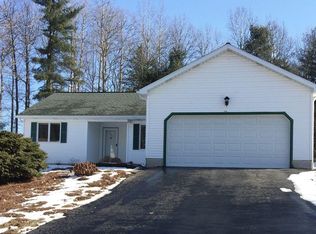 566 Victory Cir, Ballston Spa, NY 12020