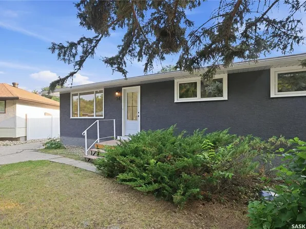 34 Ottawa PLACE, Regina, SK S4R 2V7