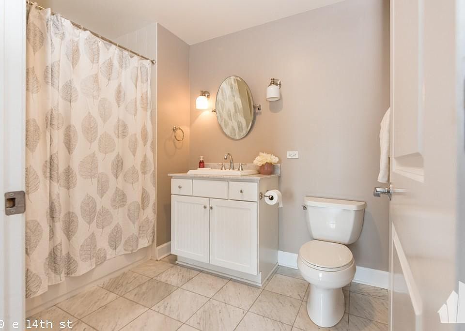 1st image of 100 E 14th St #723