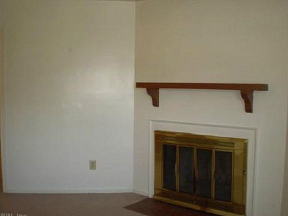 3rd image of 82 Ferguson Ln