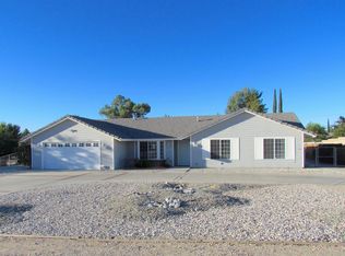 19185 Osceola Rd, Apple Valley, CA 92307
