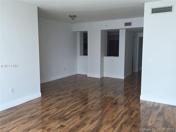 2nd image of 3330 NE 190th St APT 2710