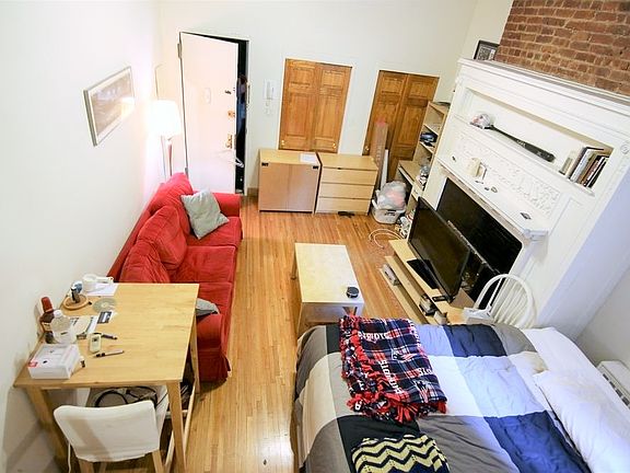 2nd image of 305 W 92nd St #2CC