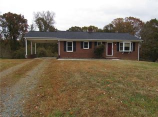 1367 Lynndale Dr, Winston Salem, NC 27106
