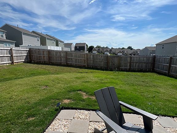3rd image of 215 Wanderlust Ct
