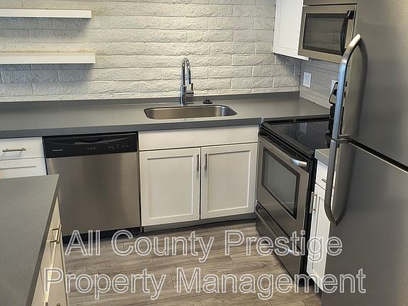 4th image of 1420 E Bethany Home Rd APT 10