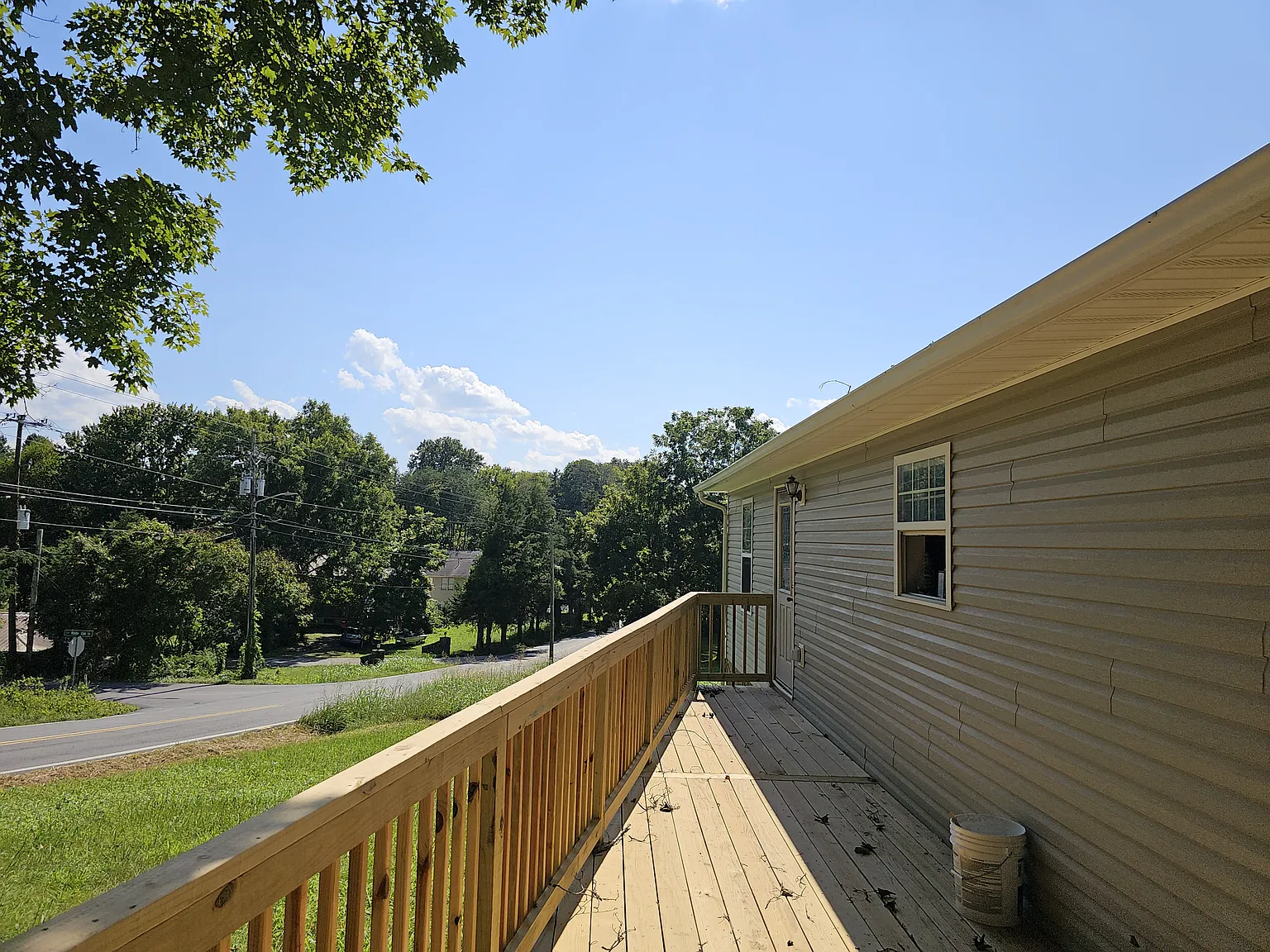 3 bed, 1400 sqft, $2,495 — Photo 2