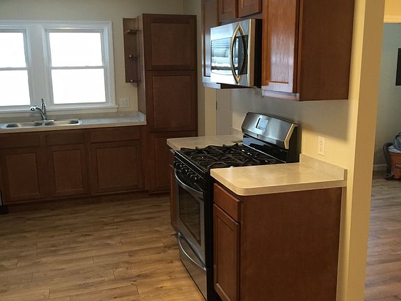 4th image of 1474 Hazel Ave
