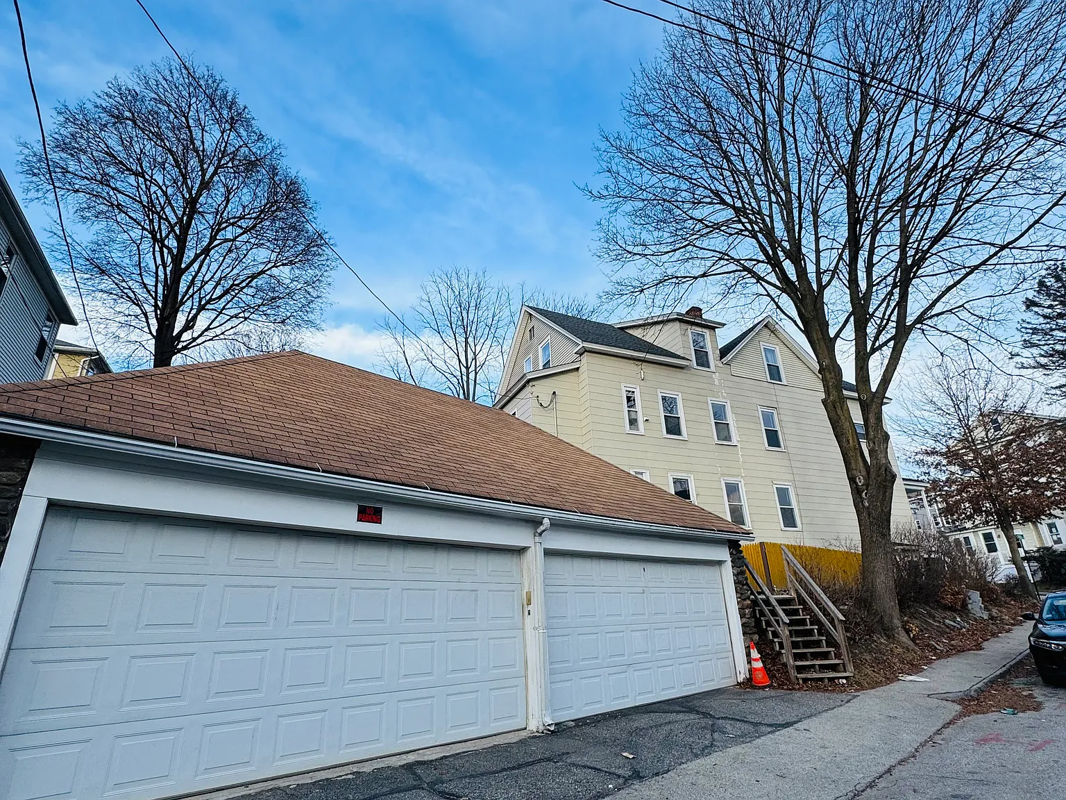 3 bed, 1200 sqft, $2,300 — Photo 2