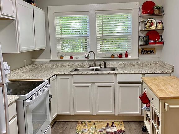 4th image of 2917 Woodlawn Ave NW